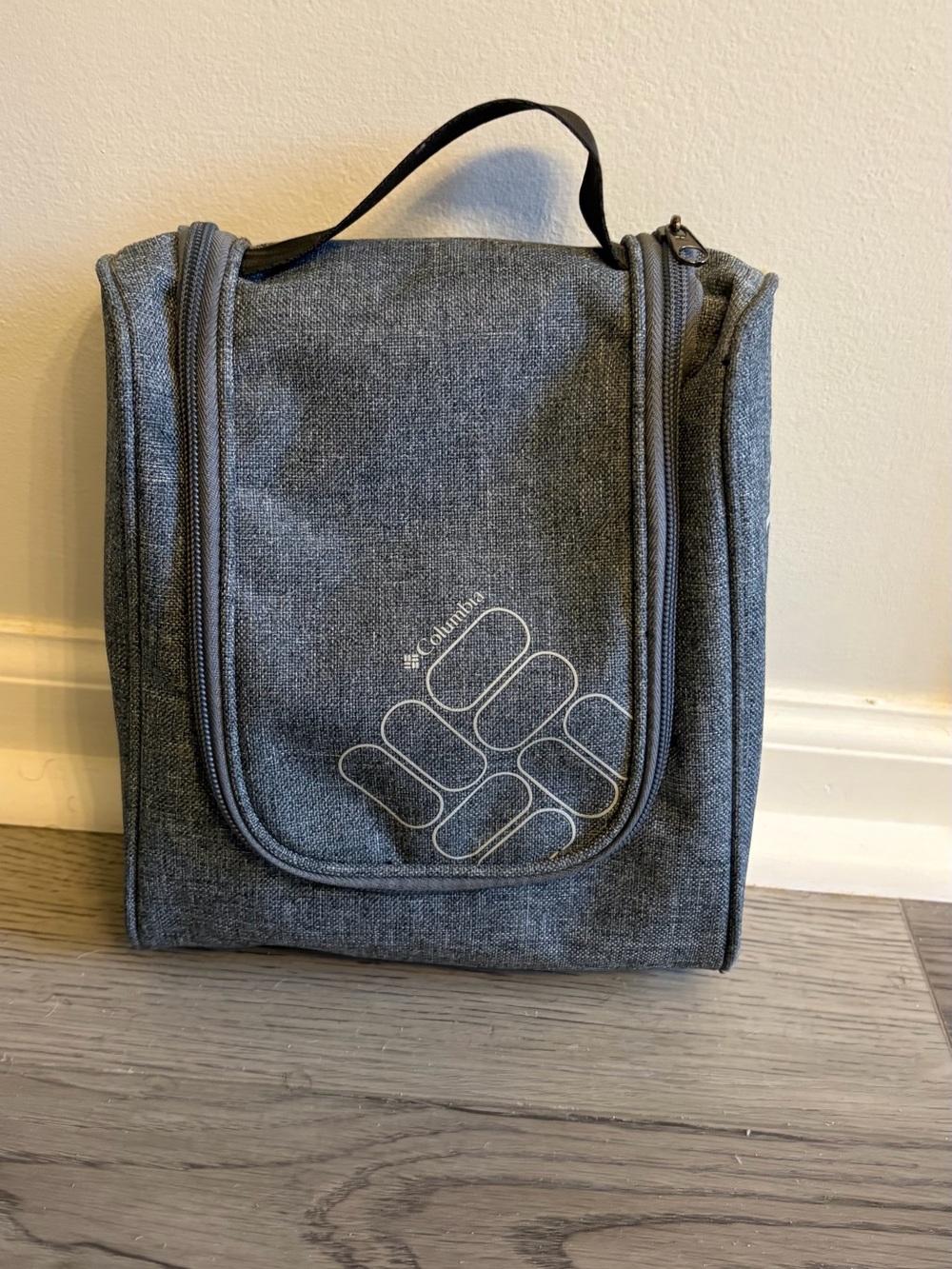 Columbia Travel Toiletry Bag Organizer with Hanging Hook